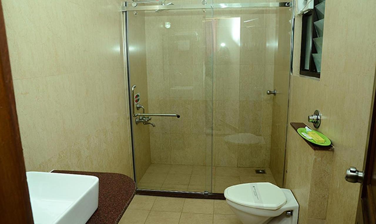 Metro Plaza Hotel Mangalore Esterno foto