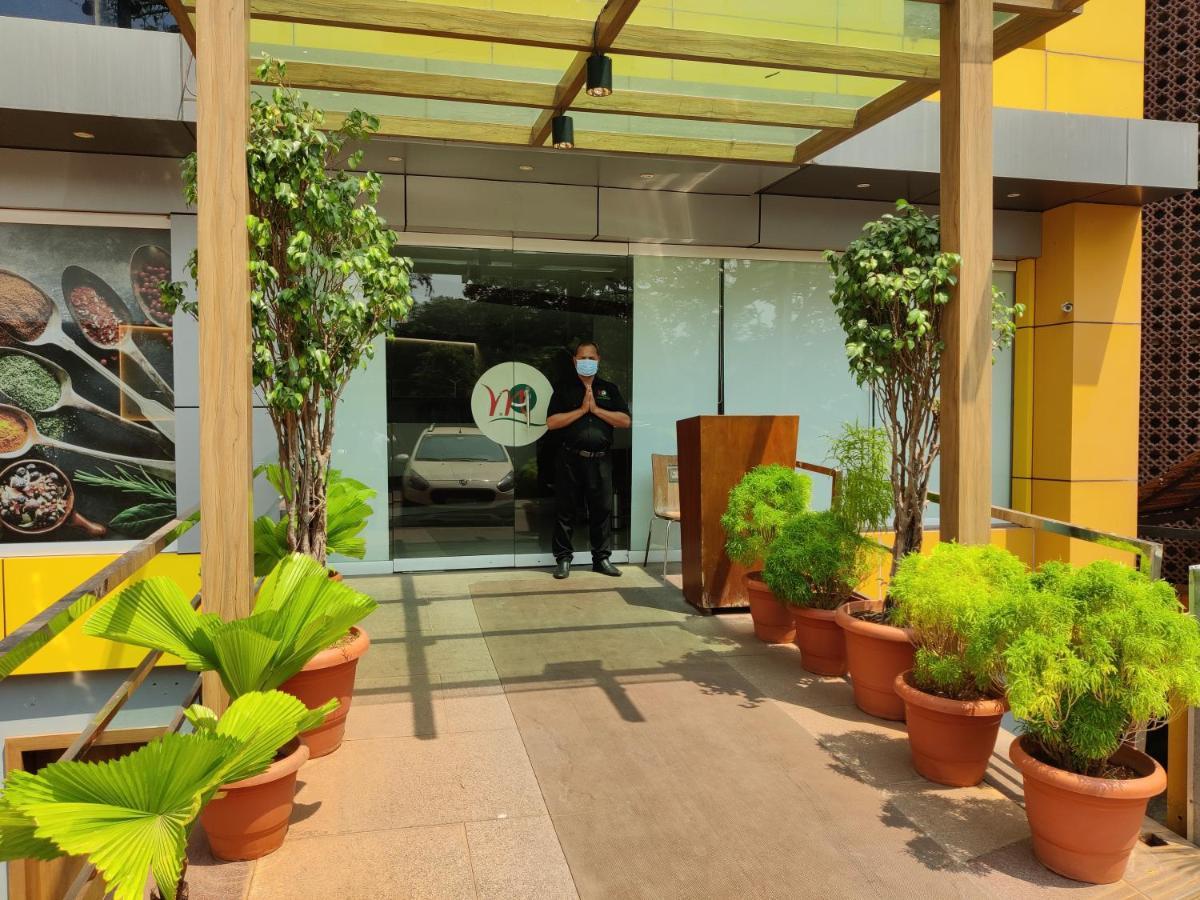 Metro Plaza Hotel Mangalore Esterno foto