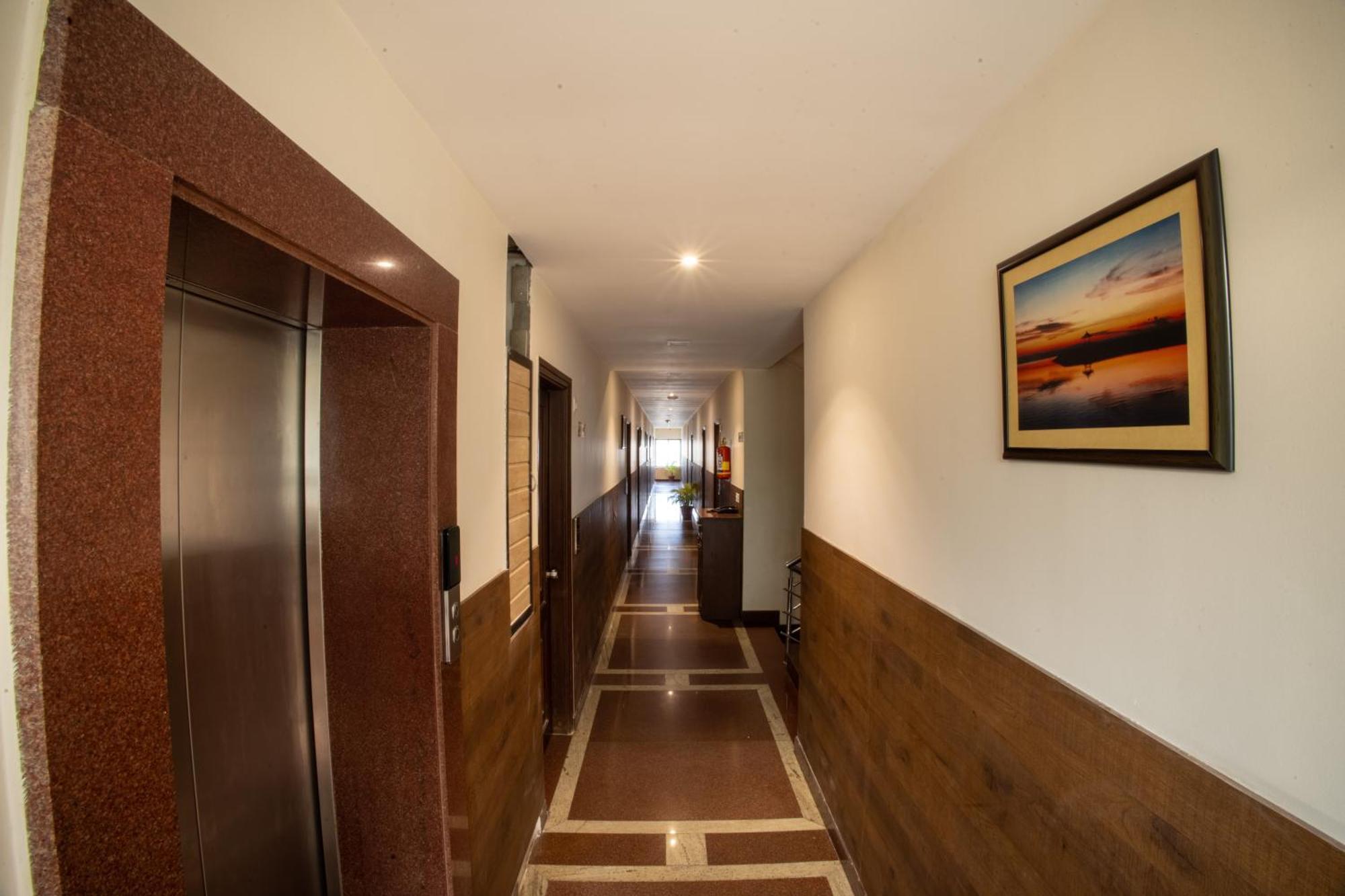 Metro Plaza Hotel Mangalore Esterno foto
